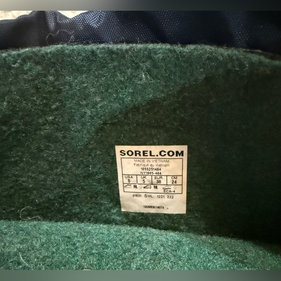 NWOT YOUTH SOREL FLURRY WINTER WATERPROOF SNOW BOOTS, SIZE 6 (W 7.5) - Picture 7 of 7